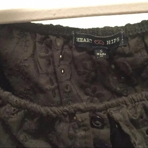 ❗️S,M,&L Heart & hips black crop top - Picture 11 of 12
